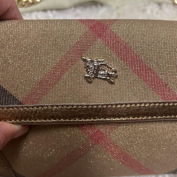 Burberry Mint Clutch on Chain - Picture 2 of 9